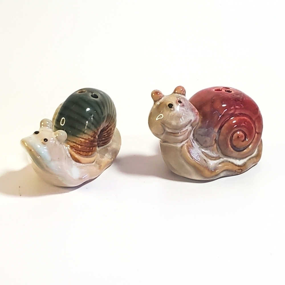 VINTAGE Salt & Pepper Shakers Set Glazed Ceramic Snails with Plugs - Picture 8 of 10
